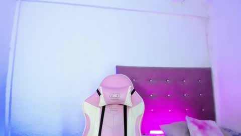 Maria   online show from September 2025 12:54:02 AM