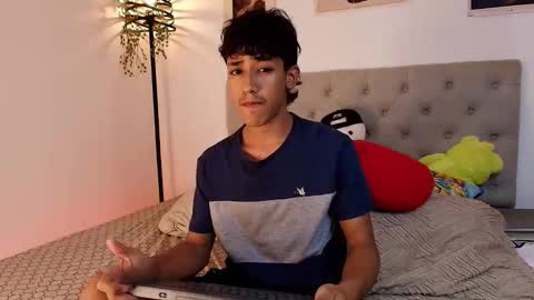 ostin 18hot online show from October 2025 03:21:02 AM