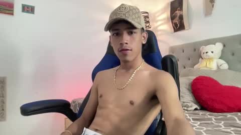 ostin 18hot online show from November 2025 05:40:01 AM