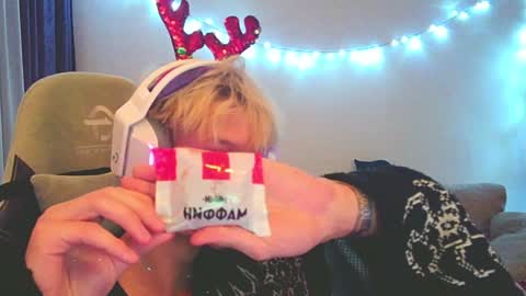 Ostin online show from December 2024 05:33:02 PM