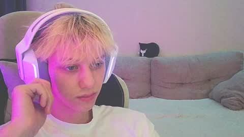 Ostin online show from December 2024 04:43:01 PM