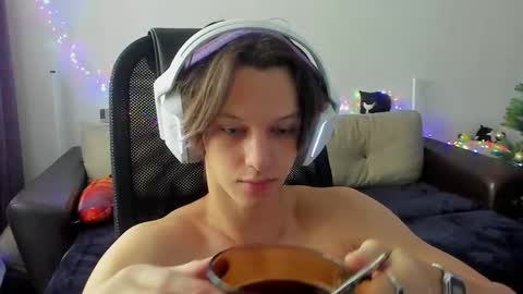 Ostin online show from December 2025 05:34:01 AM