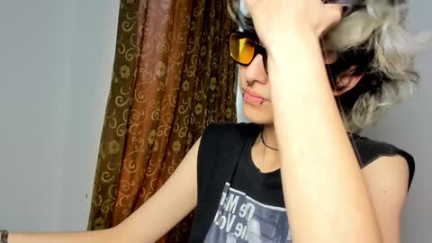 Snapshot of ottoyan_ chatting on December 2024 06:10:01 PM Otto 3 online show from December 2024 06:10:01 PM