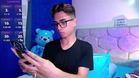 Owen  Independent model  online show from February 2025 10:43:02 PM