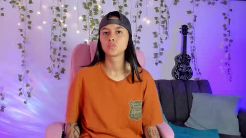 Owen foxx online show from November 2025 03:33:02 PM