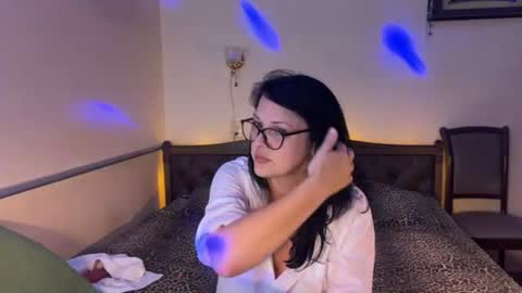 OxiXLove online show from August 2026 10:56:02 PM