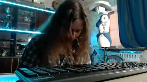 Snapshot of pa1e_pr1ncess chatting on April 2026 06:42:02 AM Ella online show from April 2026 06:42:02 AM
