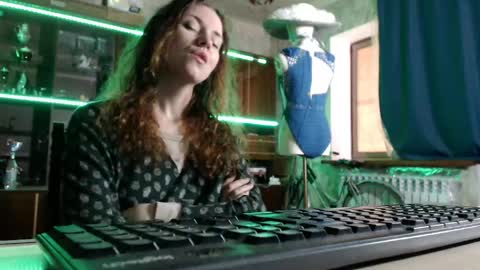 Snapshot of pa1e_pr1ncess chatting on May 2026 06:08:01 AM Ella online show from May 2026 06:08:01 AM
