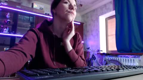 Snapshot of pa1e_pr1ncess chatting on May 2026 08:43:01 AM Ella online show from May 2026 08:43:01 AM