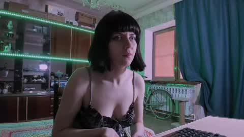 Snapshot of pa1e_pr1ncess chatting on June 2026 07:54:02 AM Ella online show from June 2026 07:54:02 AM