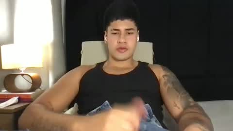 Javi    online show from March 2025 07:23:02 AM