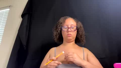 Snapshot of paisleehaze chatting on December 2024 07:32:02 PM Paislee Haze online show from December 2024 07:32:02 PM