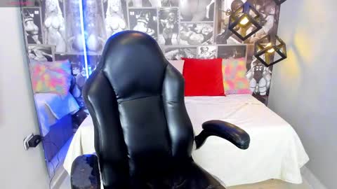 P A L M E R  online show from February 2025 07:56:02 PM