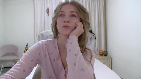 Pamela Blair online show from November 2025 07:16:02 PM