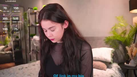 Diana online show from November 2025 11:25:02 PM