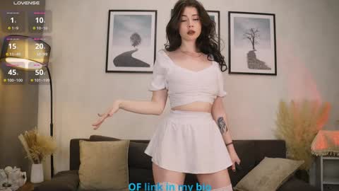 Diana online show from November 2025 11:37:01 PM