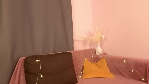 Snapshot of pamilarakestraw chatting on November 2025 08:18:01 PM daniella online show from November 2025 08:18:01 PM