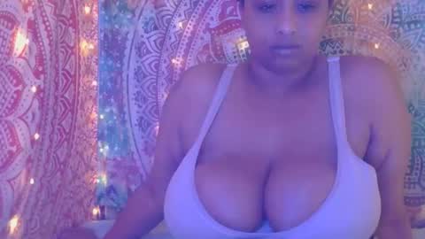 Nia Angels online show from December 2025 02:56:02 PM