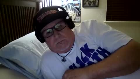 Snapshot of panos678442 chatting on April 2026 06:55:02 AM panos online show from April 2026 06:55:02 AM
