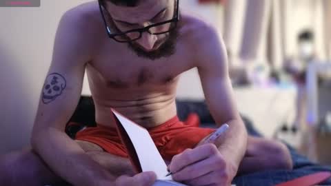 Snapshot of pantslesstraveler_plt chatting on December 2024 01:50:01 PM PantsLessTraveler online show from December 2024 01:50:01 PM