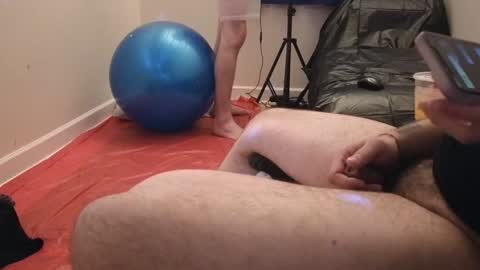 Snapshot of pantslesstraveler_plt chatting on January 2025 01:41:01 AM PantsLessTraveler online show from January 2025 01:41:01 AM