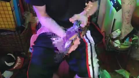 Snapshot of pantslesstraveler_plt chatting on January 2025 04:06:01 AM PantsLessTraveler online show from January 2025 04:06:01 AM