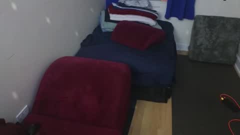 Snapshot of pantslesstraveler_plt chatting on February 2025 10:29:02 PM PantsLessTraveler online show from February 2025 10:29:02 PM