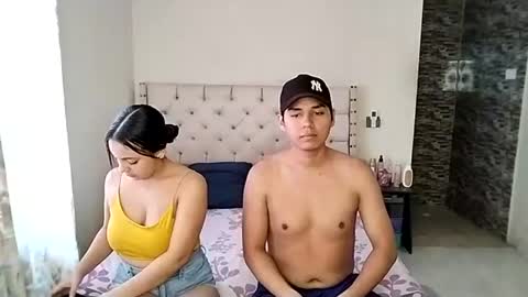 Snapshot of paola_835068 chatting on June 2026 03:14:02 PM Paola 23 and Andres 25 online show from June 2026 03:14:02 PM