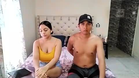 Snapshot of paola_835068 chatting on June 2026 04:11:01 PM Paola 23 and Andres 25 online show from June 2026 04:11:01 PM