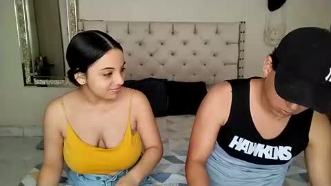 Snapshot of paola_835068 chatting on July 2026 03:08:01 PM Paola 23 and Andres 25 online show from July 2026 03:08:01 PM