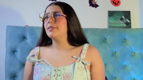 Paola Lyon online show from October 2025 06:43:01 PM