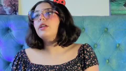 Paola Lyon online show from November 2025 05:24:01 PM