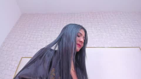 Paola  online show from January 2025 04:48:01 PM