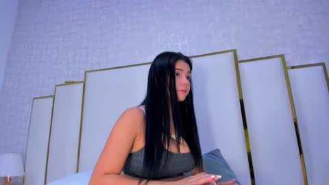 Paola  online show from September 2025 08:16:02 AM