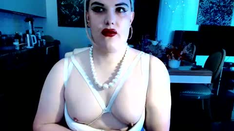 Snapshot of paoladoll chatting on June 2026 07:58:02 AM Sarina Williams online show from June 2026 07:58:02 AM