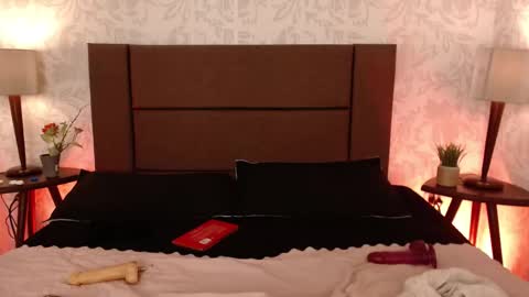 paolagh_ online show from February 2026 03:38:02 AM