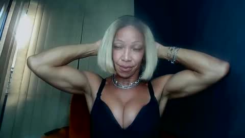 Snapshot of paolla_23cm chatting on May 2026 06:31:02 PM PAOLLA 23CM online show from May 2026 06:31:02 PM