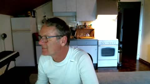 Snapshot of papa_show chatting on January 2025 03:01:02 PM papa_show online show from January 2025 03:01:02 PM