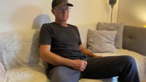 Snapshot of papa_show chatting on October 2025 07:41:01 AM papa_show online show from October 2025 07:41:01 AM