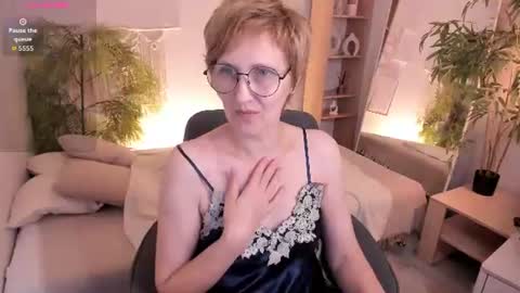 Paris online show from August 2026 06:32:01 PM