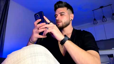 Paris online show from September 2025 09:07:02 PM