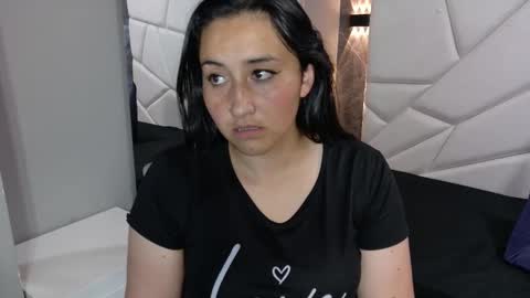 Snapshot of paris_love19 chatting on November 2025 08:16:02 AM kitty online show from November 2025 08:16:02 AM