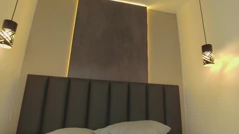 PARIS online show from February 2025 11:09:02 PM