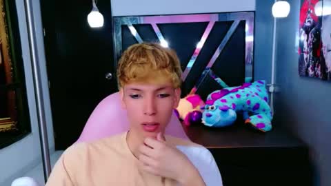 Snapshot of park_jimin1 chatting on September 2025 12:39:01 PM park_jimin1 online show from September 2025 12:39:01 PM