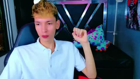 park_jimin1 online show from November 2025 12:07:01 PM