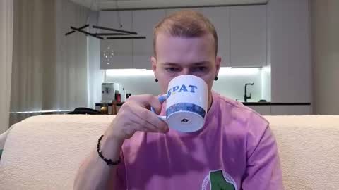 Pashka online show from February 2026 10:25:01 AM