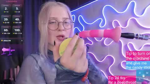 Snapshot of passion_luna chatting on October 2025 12:50:01 PM LunaAlan online show from October 2025 12:50:01 PM