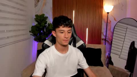 Snapshot of patrick_howland_ chatting on May 2026 04:20:02 AM Patrick online show from May 2026 04:20:02 AM