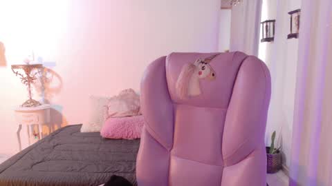 Snapshot of pau_cute chatting on May 2026 08:47:01 PM Sofa online show from May 2026 08:47:01 PM