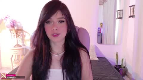 Snapshot of pau_cute chatting on May 2026 09:21:01 PM Sofa online show from May 2026 09:21:01 PM